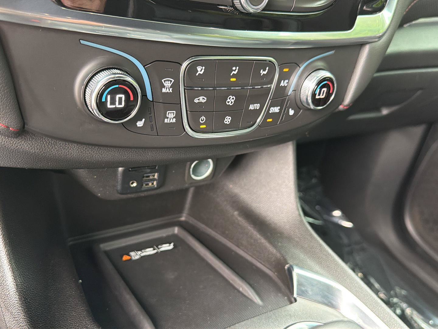 Used 2023 Chevrolet Traverse RS w/ LPO, Floor Liner Package FWD image 25