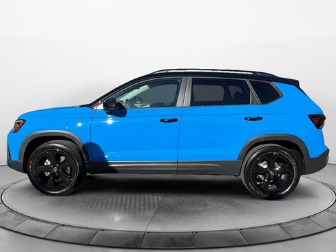 New 2026 Volkswagen Taos SE AWD/4WD image 4