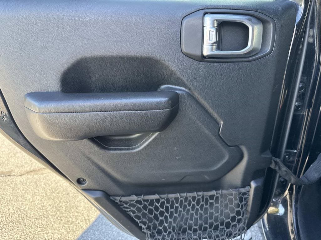 Used 2018 Jeep Wrangler Unlimited Sport S AWD/4WD image 18