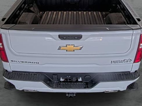 New 2026 Chevrolet Silverado 1500 High Country AWD/4WD image 12