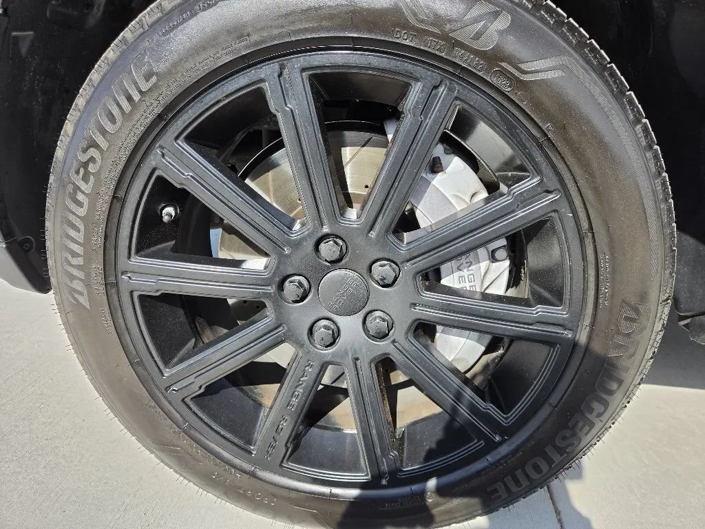 Used 2012 Land Rover Range Rover Supercharged AWD/4WD image 11