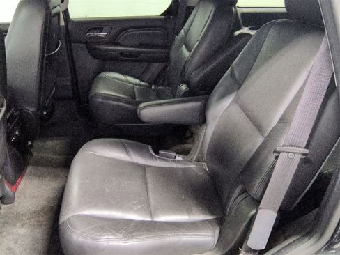 Used 2012 Cadillac Escalade Luxury image 21