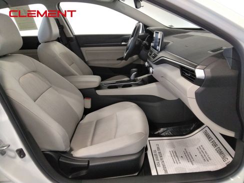 Used 2025 Nissan Altima 2.5 SV image 37