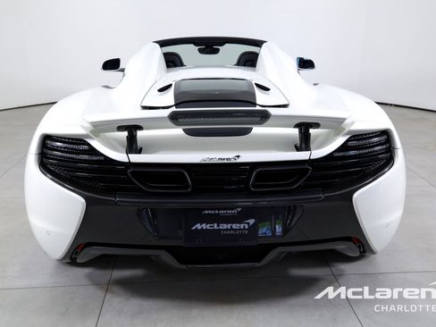 Used 2015 McLaren 650S Spider image 9