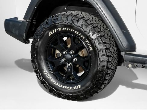 Used 2022 Jeep Wrangler Sport AWD/4WD image 29