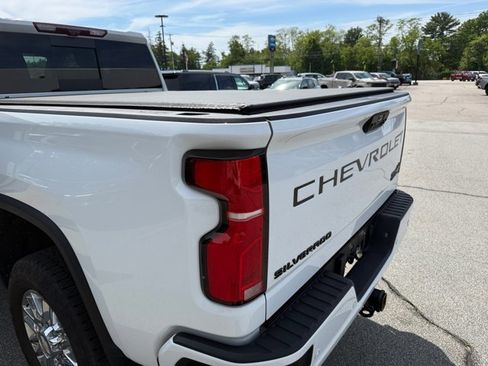 Used 2024 Chevrolet Silverado 2500 High Country w/ High Country Premium Package AWD/4WD image 15