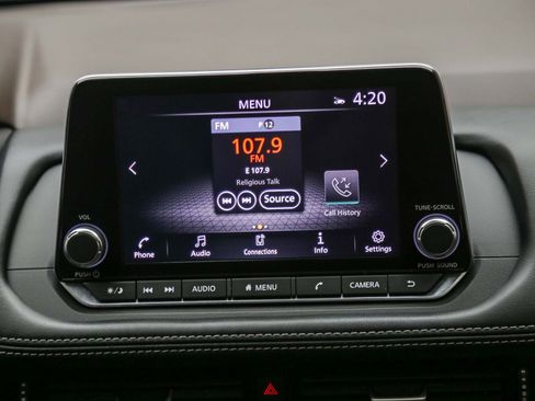 Used 2022 Nissan Rogue SL FWD image 14
