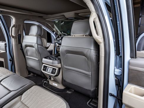 Used 2026 Ford F250 Platinum w/ Platinum Plus Package image 32