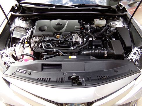 Used 2020 Toyota Camry XLE image 54