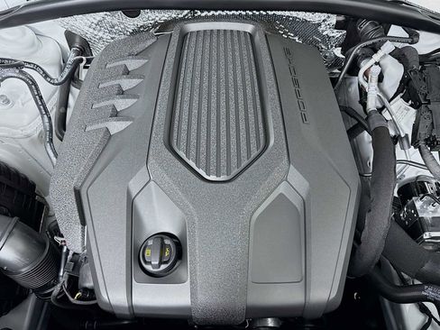 New 2026 Porsche Macan image 32