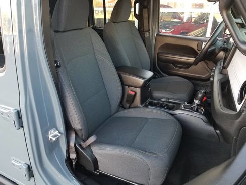 Certified 2024 Jeep Gladiator Sport image 14