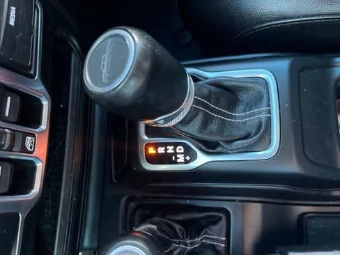 Used 2020 Jeep Gladiator Overland AWD/4WD image 15