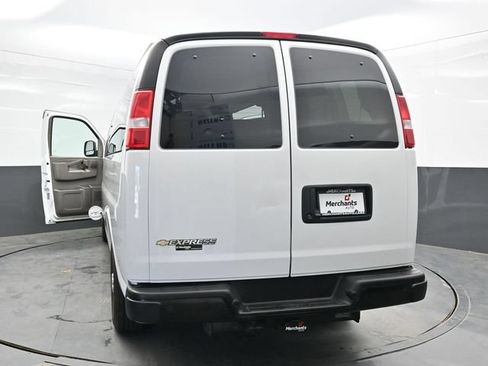 Used 2024 Chevrolet Express 3500 LS RWD image 44