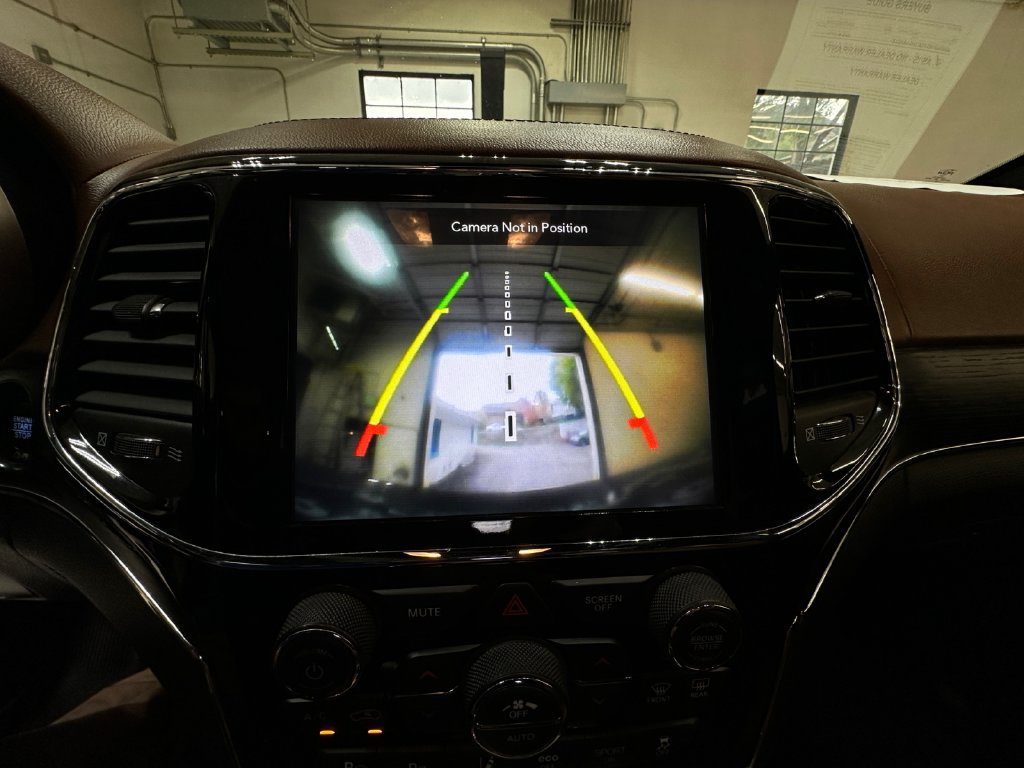 Used 2020 Jeep Grand Cherokee Summit AWD/4WD image 15