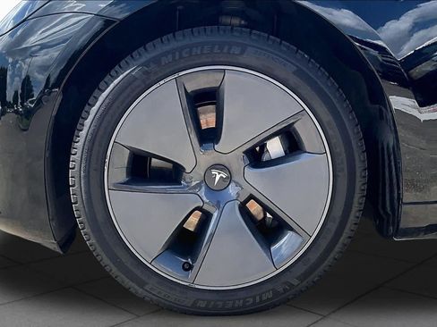 Used 2022 Tesla Model 3 Standard Range RWD image 9