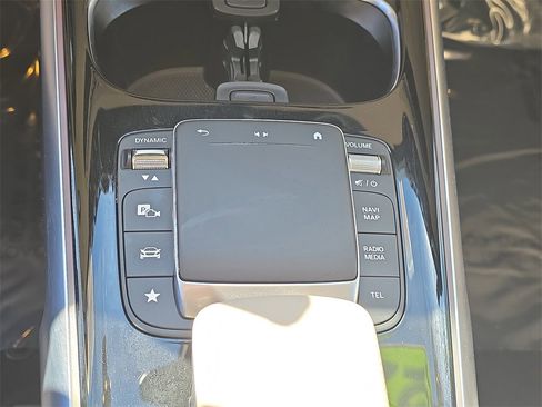 Used 2022 Mercedes-Benz GLB 250 image 23