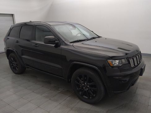 Used 2019 Jeep Grand Cherokee Altitude RWD image 11