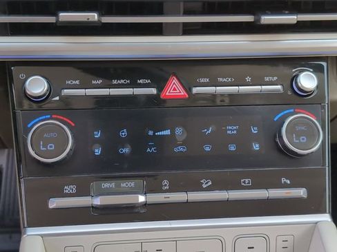 Used 2024 Hyundai Santa Fe Calligraphy FWD image 19