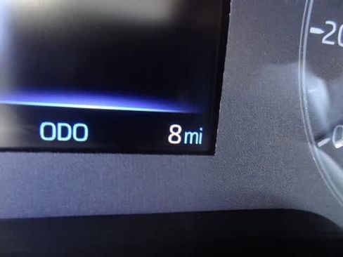 Used 2025 Toyota Corolla SE image 14