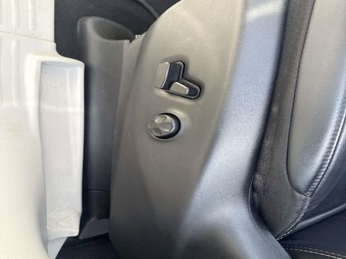 Used 2024 Chrysler Pacifica Touring-L image 20