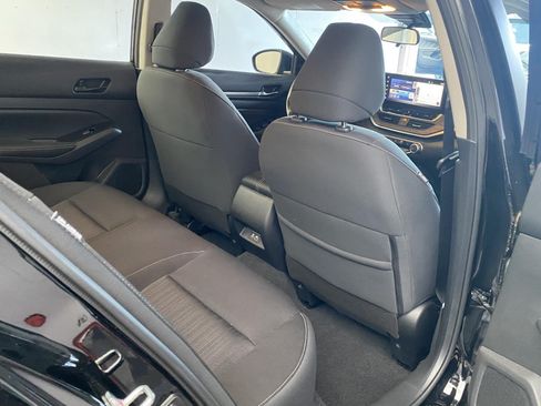 Used 2023 Nissan Altima 2.5 SV w/ SV Premium Package FWD image 10