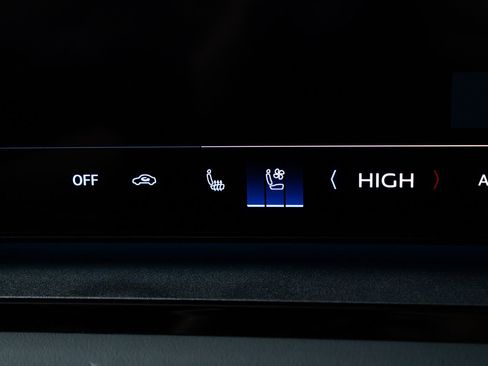 Used 2025 Audi Q6 e-tron Premium Plus w/ Premium Plus image 14