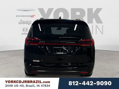 New 2026 Chrysler Pacifica Limited w/ S Appearance Package FWD image 4