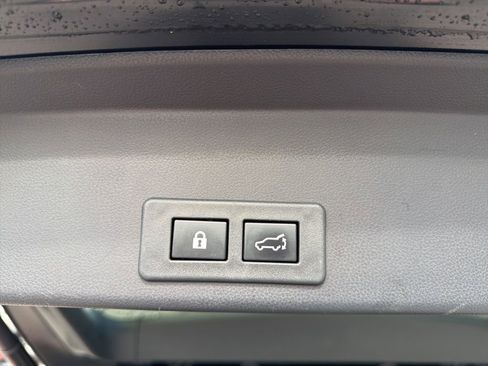 Used 2022 Subaru Ascent Limited w/ Technology Package image 36