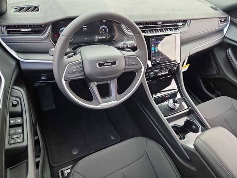 New 2025 Jeep Grand Cherokee Laredo X w/ Luxury Tech Group I image 10