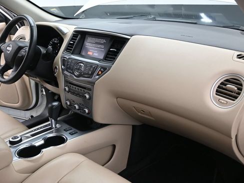 Used 2020 Nissan Pathfinder SL w/ Cargo Package AWD/4WD image 32