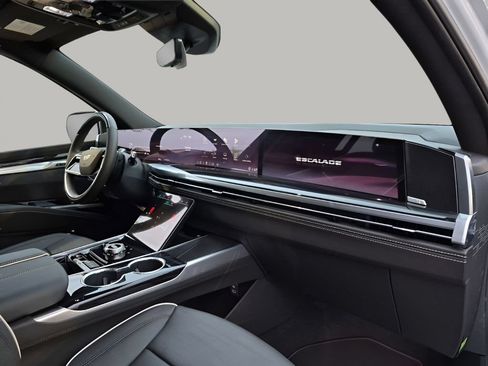 New 2026 Cadillac Escalade ESV Sport AWD/4WD image 15