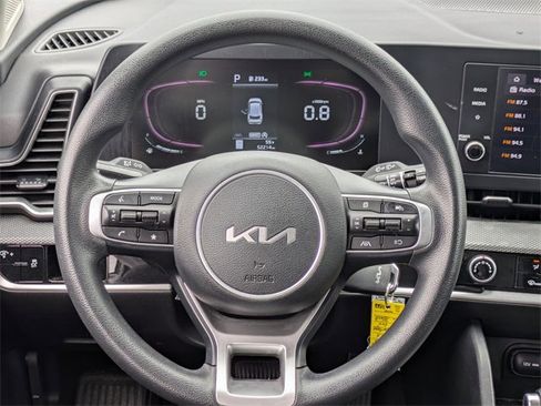 Used 2023 Kia Sportage LX image 18