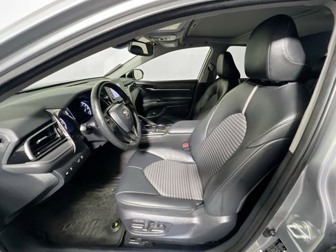 Used 2024 Toyota Camry SE w/ Convenience Package image 14