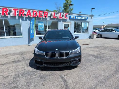 Used 2019 BMW 740i w/ M Sport Package RWD image 2