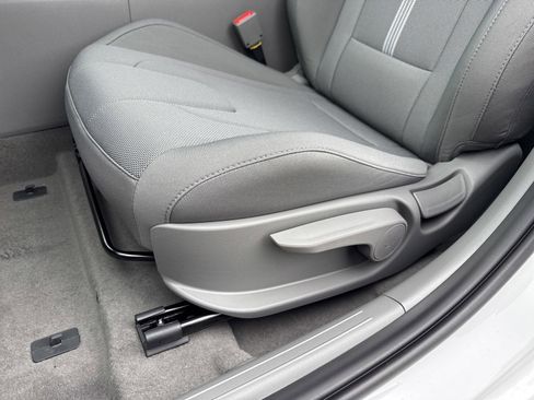 New 2026 Hyundai Elantra SE FWD image 11
