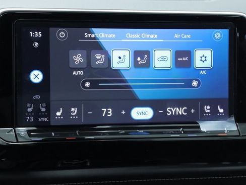 New 2026 Volkswagen Atlas Cross Sport SE FWD image 18
