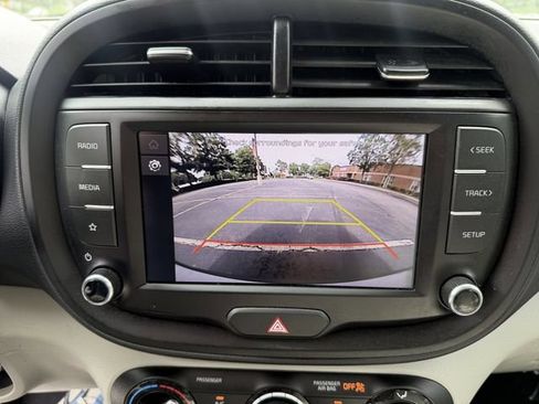 Certified 2023 Kia Soul LX w/ Option Group 015 FWD image 18