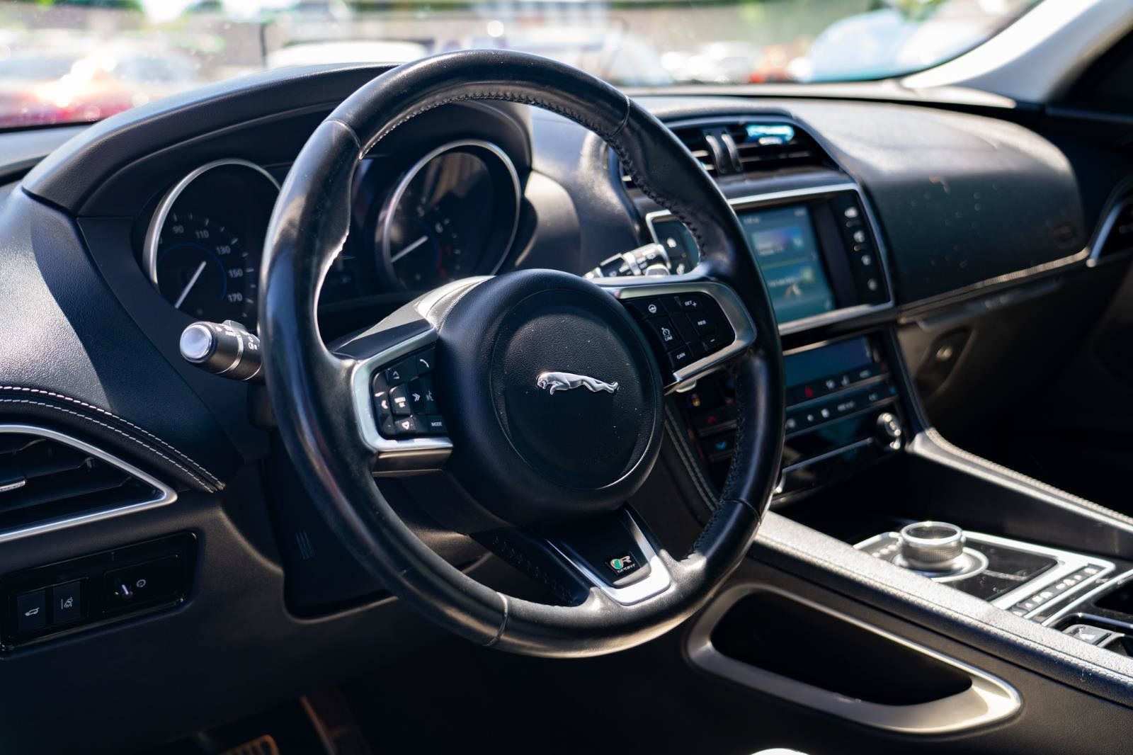 Used 2018 Jaguar F-PACE R-Sport AWD/4WD image 15
