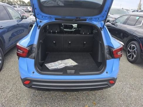 Used 2024 Chevrolet Trax RS w/ Driver Confidence Package FWD image 8