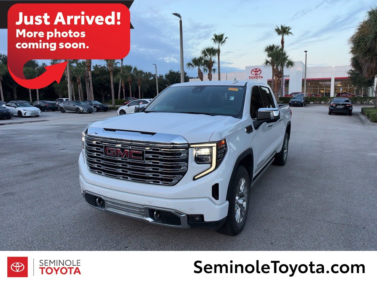 Used 2023 GMC Sierra 1500 Denali w/ Technology Package AWD/4WD image 1