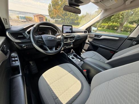 Used 2022 Ford Escape SE FWD image 9