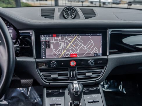 Used 2024 Porsche Macan Base w/ Premium Plus Package image 10