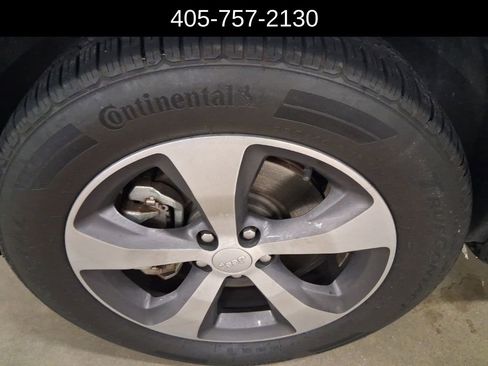 Used 2019 Jeep Cherokee Limited image 18