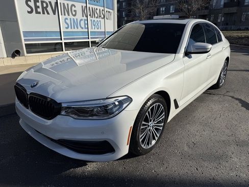 Used 2020 BMW 530i xDrive w/ M Sport Package image 10