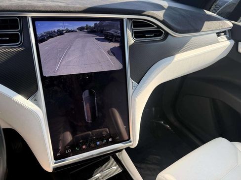 Used 2017 Tesla Model X 75D AWD/4WD image 21
