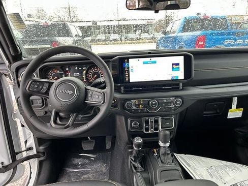 New 2025 Jeep Gladiator Sport image 16