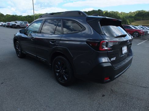 Used 2023 Subaru Outback Onyx Edition image 5