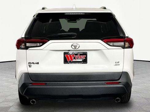 Used 2019 Toyota RAV4 LE w/ All Weather Liner Package AWD/4WD image 5