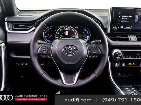 Used 2025 Toyota RAV4 SE image 18