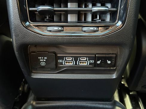 Used 2023 Jeep Grand Cherokee Limited RWD image 14